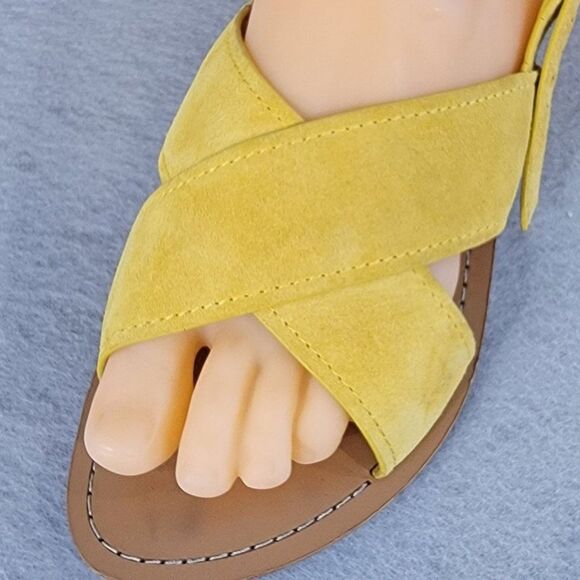Marc Fisher MLRite Women 8.5 Flats Yellow Leather Cross-Band Ankle Strap Sandals - Picture 2 of 11
